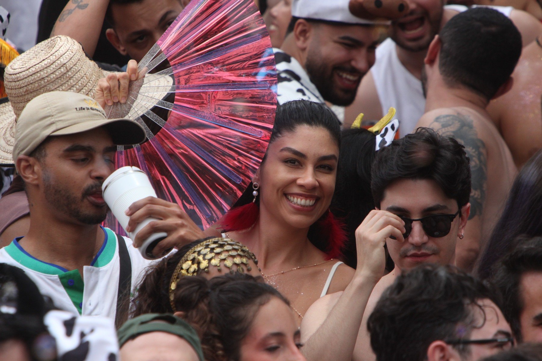 Bloco Mama na Vaca nas ruas do Bairro Santo Ant&ocirc;nio, em BH
      -Ed&eacute;sio Ferreira/EM/D.A Press