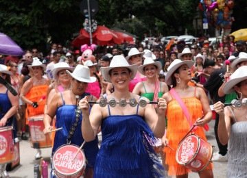 Na manh&atilde; deste domingo (8/2), a folia est&aacute; solta na Savassi com o bloco As Charangueiras  -  (crédito: Edesio Ferreira/EM/D.A Press)