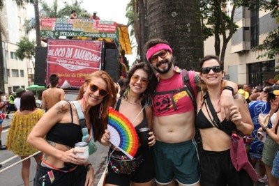 Na foto, Marina Fenner e Jaqueline Bonilla com o casal de amigos Fabricio Januario e Lise Lisboa -  (crédito: Edésio Ferreira/EM/D.A Press)