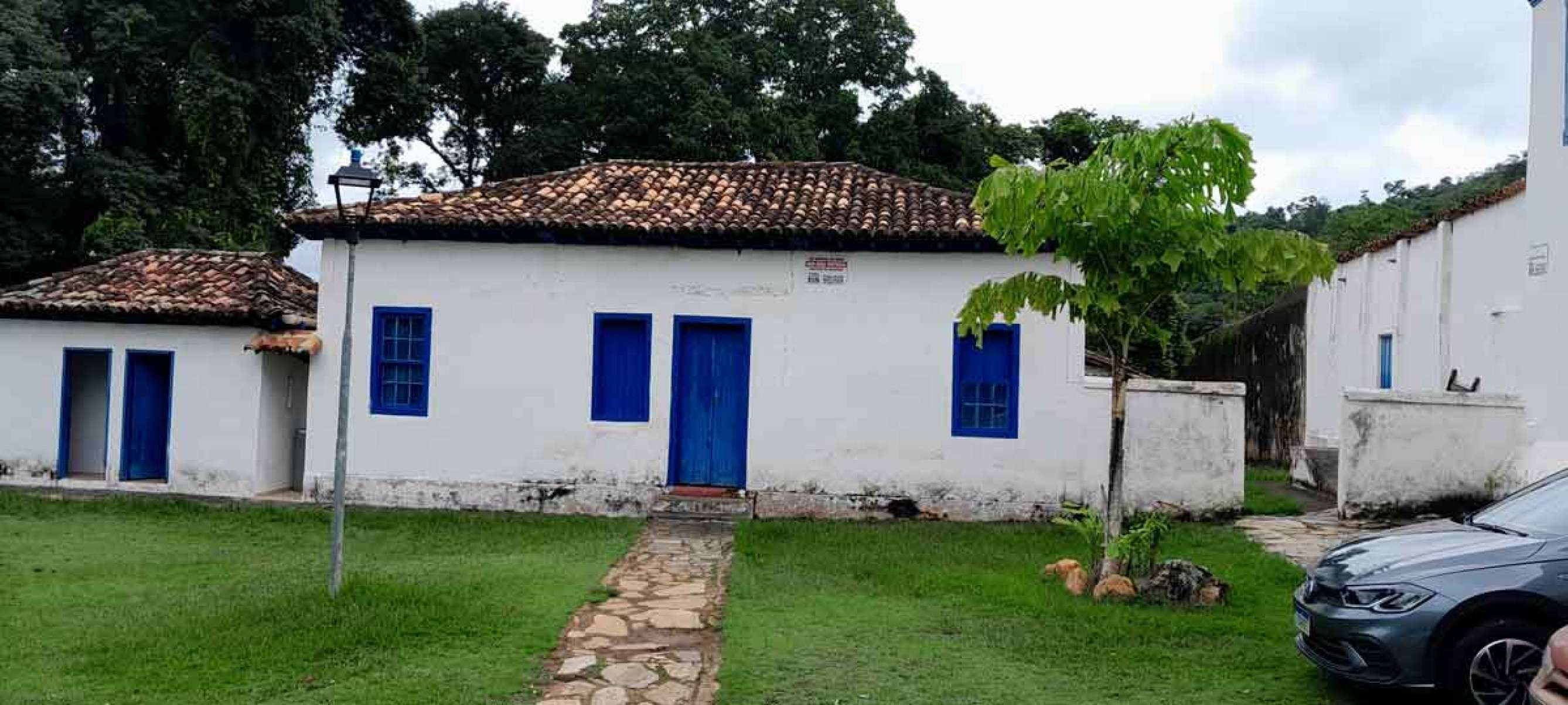 Casa ao lado do Mosteiro de Maca&uacute;bas, na zona rural de Santa Luzia,  &agrave;s margens do Rio das Velhas, era destino constante de Chica da Silva