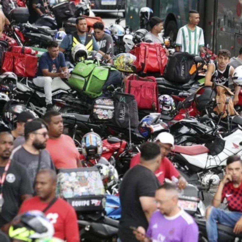 Entregadores em choque: risco aos direitos no PL dos apps 🚴‍♂️⚖️