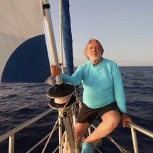 Veleiro histórico que deu três voltas ao mundo precisou ter o mastro cortado para caber em museu - Reprodução @museudomar.aleixobelov