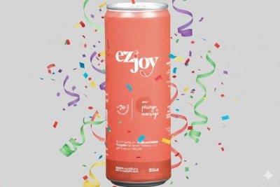 Ezjoy (Ezjoy) &eacute; um drinque em lata que une morango, p&ecirc;ssego, gim e vinho branco  -  (crédito: Arte de IA com foto de Marcos Vieira/EM/D.A Press)