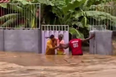 Idosa é resgatada de enchente em Jaboticatubas (MG) na tarde desse domingo (8/2) -  (crédito: Redes sociais/Reprodução)
