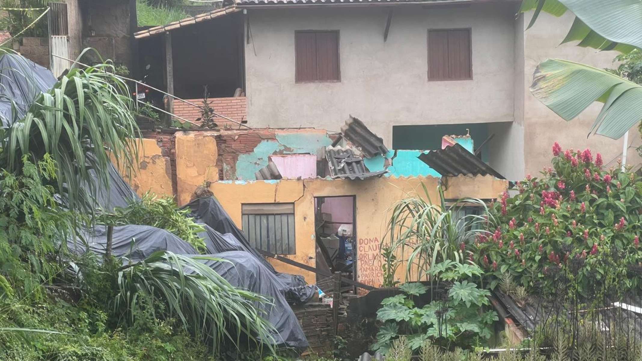 Chuva forte causa estragos em Jaboticatubas, na Grande BH.