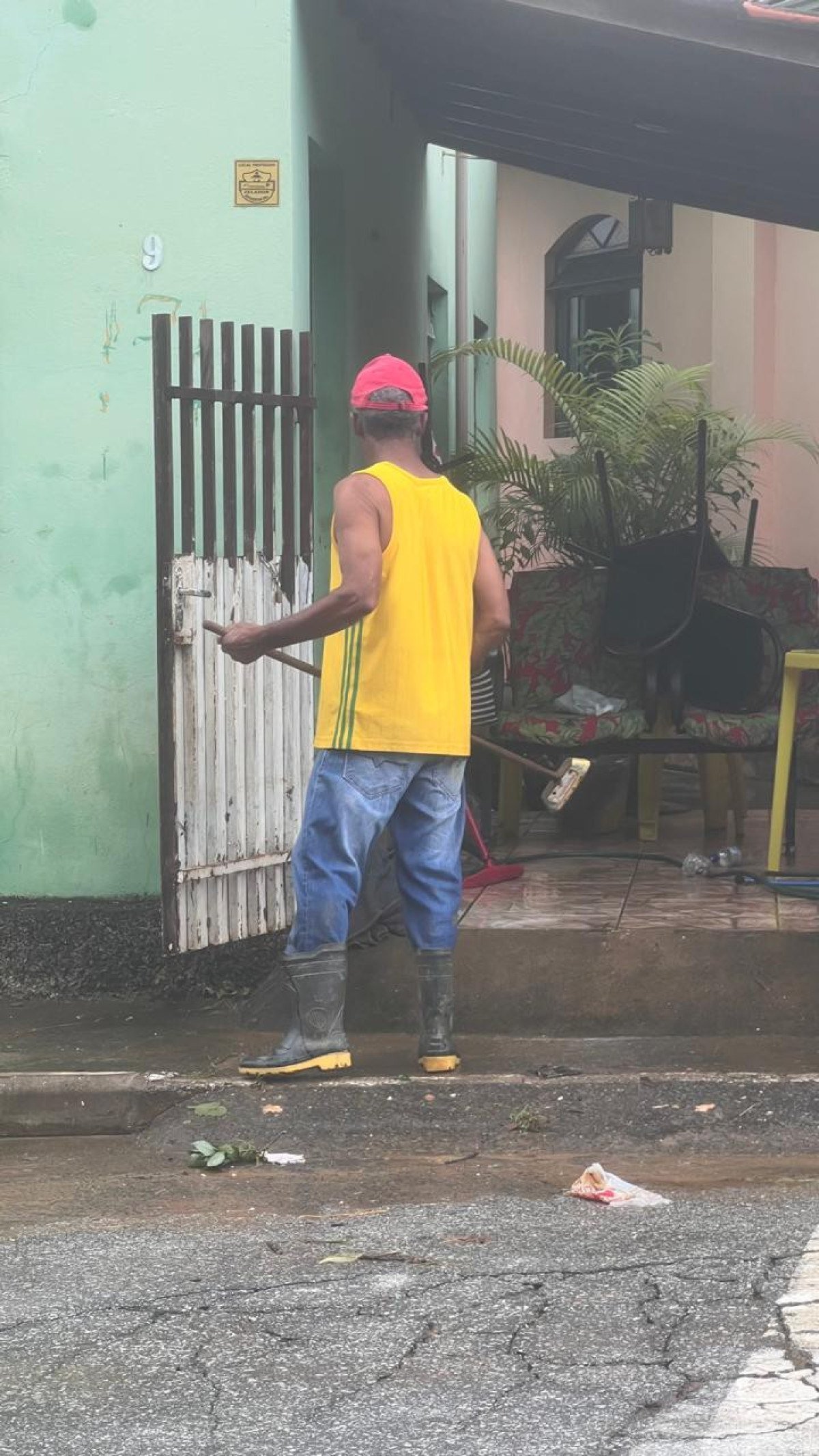 Chuva forte causa estragos em Jaboticatubas, na Grande BH.