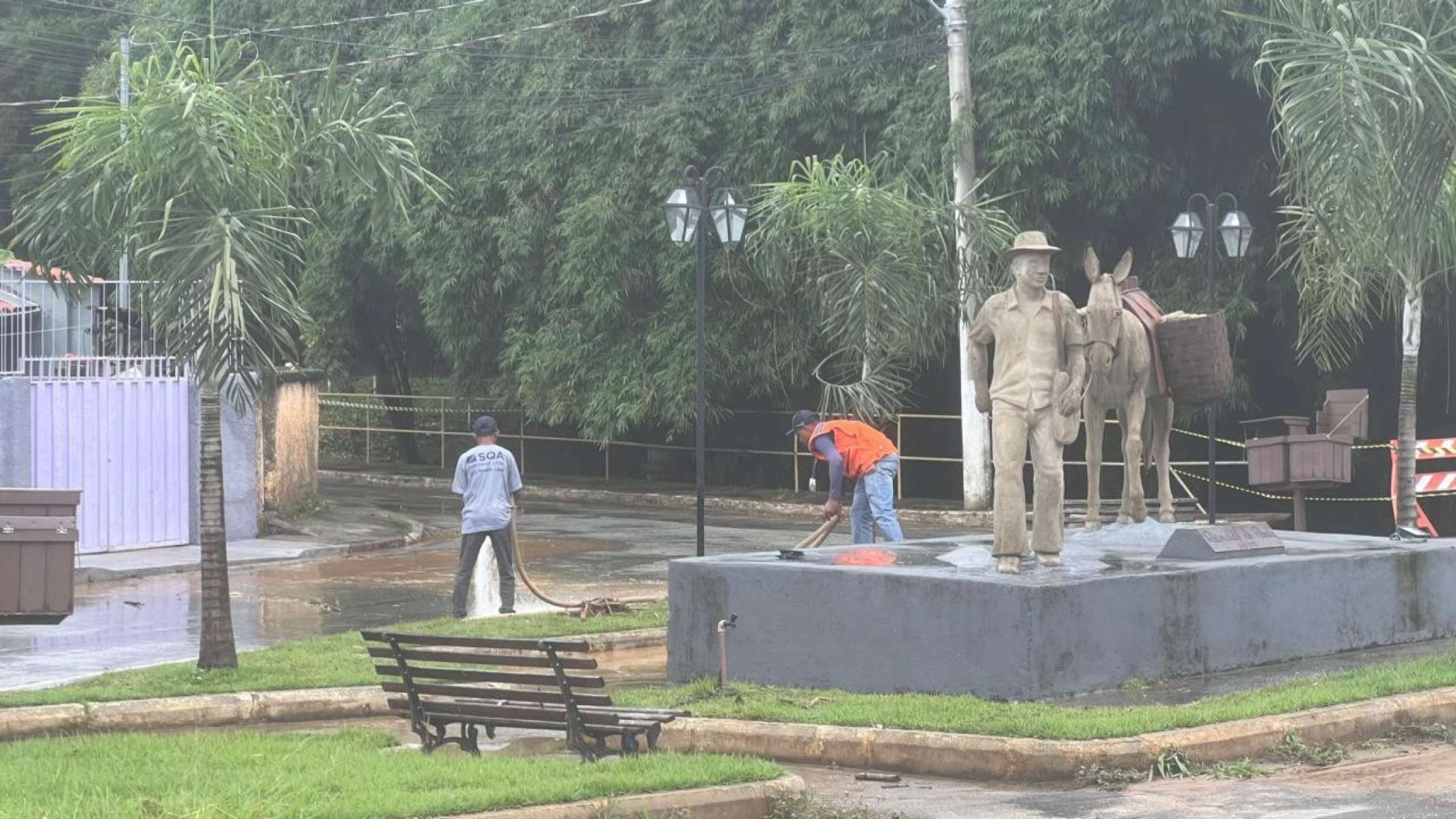 Chuva forte causa estragos em Jaboticatubas (MG), na Grande BH