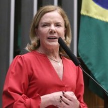 Gleisi canta samba-enredo sobre Lula na Câmara - Kayo Magalhães / Câmara dos Deputados