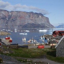 Escuridão, mar congelado e estoque de comida: veja como é a vida na Groenlândia - Wikimedia Commons/Algkalv
