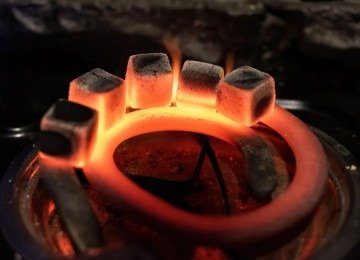 Ferro e fogo simbolizam dureza, confronto e ausência de flexibilidade. Levar tudo a ferro e fogo, ao meu ver, é escutar sem filtro, sem contexto, sem espaço para o meio-termo     -  (crédito:  FRIMU EUGEN/Freepik)