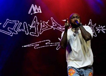 A música antirracista de Djonga vai ao encontro  das pautas contemporâneas de destaque na SXSW,  que será realizado em março, em Austin -  (crédito: Fábio Porciúncula/AFP)