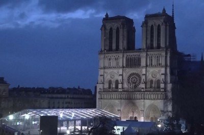 <p>Depois de passar cinco anos em processo de restauração por conta de um incêndio, a histórica Catedral de Notre-Dame reabriu as portas em Paris em 7 de dezembro de 2024.</p>
 -  (crédito: reprodução/tv globo)