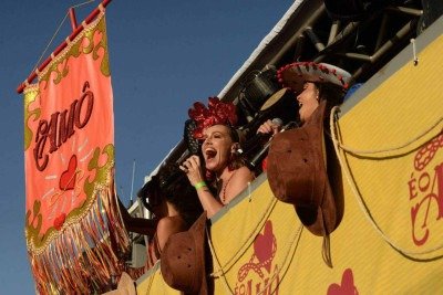 O Bloco É o Amô leva o sertanejo raiz para o Carnaval de Belo Horizonte, reunindo modões, sofrência e referências ao povo do interior  -  (crédito: Tulio Santos/EM/D.A Press)