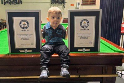 Jude Owens conquistou dois títulos do Guinness por executar tacadas raras na sinuca -  (crédito: Guinnes Book)