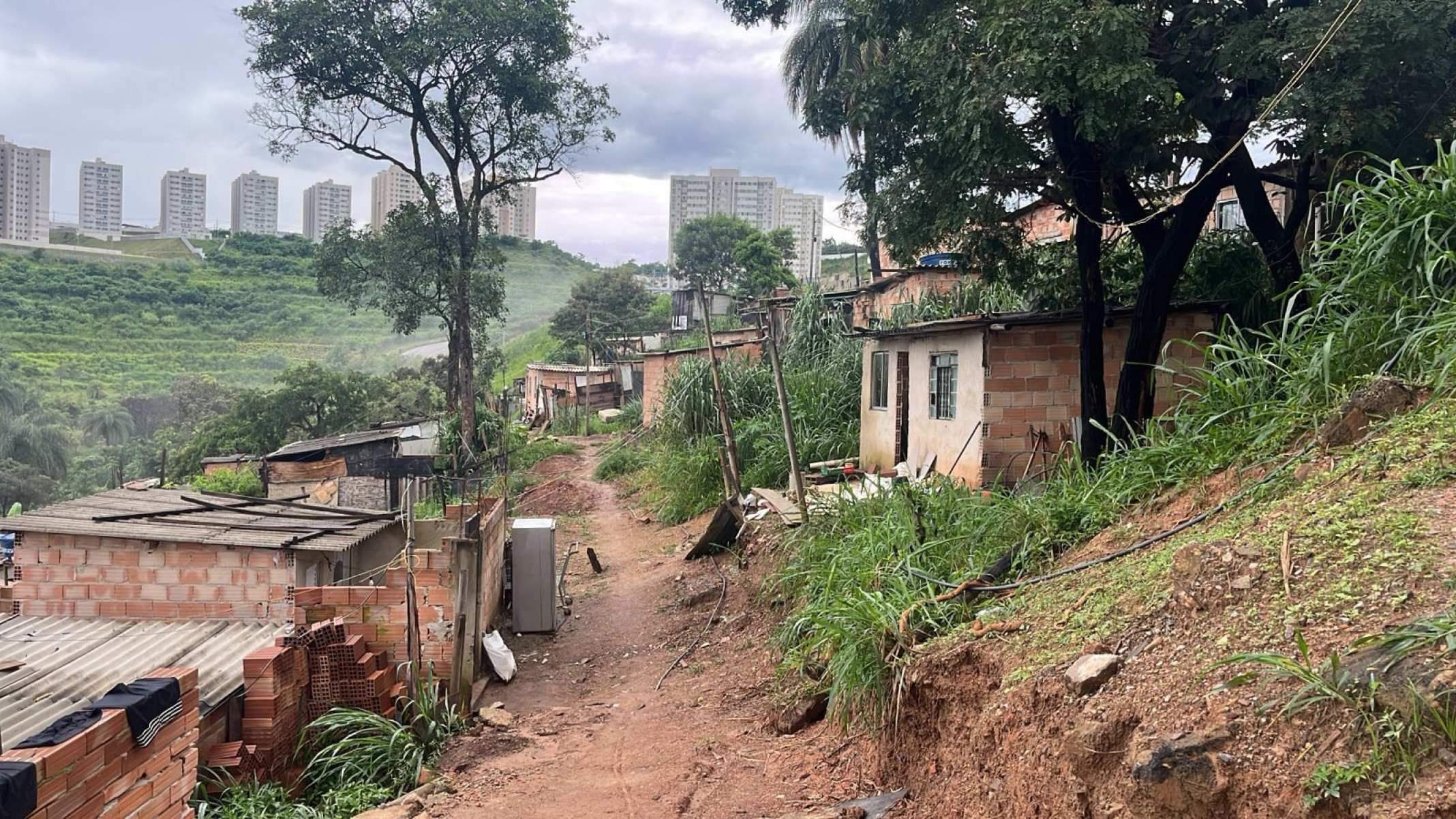 Segundo moradores da Vila Maria, cerca de 200 famílias vivem no local.-Wellington Barbosa/EM/DA Press