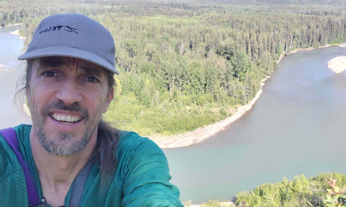 Jarbas Noronha, 58 anos, paulista, professor de mec&acirc;nica automotiva e de ci&ecirc;ncias aplicadas na Escola Secund&aacute;ria de Tumbler Ridge  