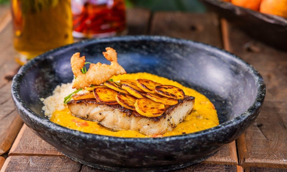 Tamboril: como uma embaixada da gastronomia brasileira, o restaurante vai servir pratos de Norte a Sul, incluindo o badejo com escamas de banana-da-terra e pir&atilde;o de siri