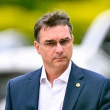 Disputa entre Lula e Flávio limita o espaço para uma "terceira via" - Evaristo Sa/AFP – 24/11/25