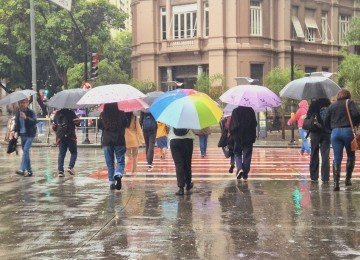 BH está sob alerta de chuva nesta quarta-feira (11/2)
       -  (crédito: Jair Amaral/EM/D.A Press)
