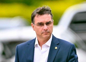 Flávio Bolsonaro tenta combinar o antipetismo radical com uma imagem de candidato da pacificação -  (crédito: Evaristo Sa/AFP – 24/11/25)