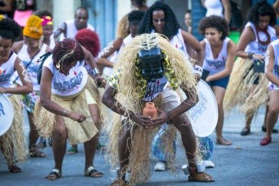 O Bloco Afro Magia Negra ocupa as ruas do bairro Concórdia com um arrastão que une tambores ancestrais, ritual e educação antirracista no carnaval de BH -  (crédito: Netun Lima/ Divulgacao Bloco afro Magia Negra)