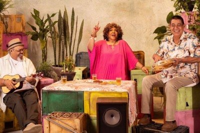 Zeca Pagodinho, Alcione e Jorge Arag&atilde;o posam juntos para divulgar a turn&ecirc; &lsquo;O Maior Encontro do Samba&rsquo;, que passar&aacute; por sete cidades brasileiras em 2026. -  (crédito: Higor Bastos)