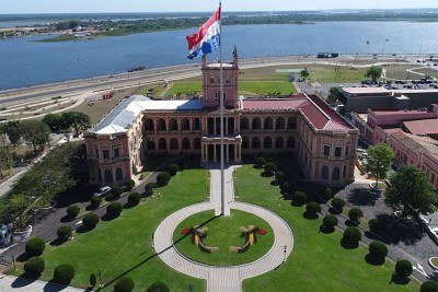 <p>Muitas pessoas se lembram do Paraguai ao falarem de produtos contrabandeados e até de violência, como o atentado contra José Carlos Acevedo, prefeito de Juan Pedro Caballero, cidade na fronteira com o Brasil.</p>
 -  (crédito: Cmasi wikimedia commons )