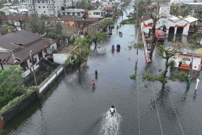 Imagem captada por drone mostra Madagascar depois da passagem do ciclone Gazani, que matou ao menos 20 pessoas -  (crédito: Frame de vídeo/AFP)