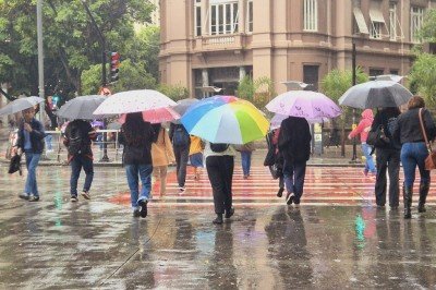 BH está sob alerta de chuva nesta quarta-feira (11/2)
       -  (crédito: Jair Amaral/EM/D.A Press)
