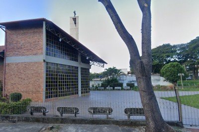 Na madrugada dessa terça feira (10/2), criminosos invadiram o Centro Catequético -  (crédito: Reprodução/Google Street View)