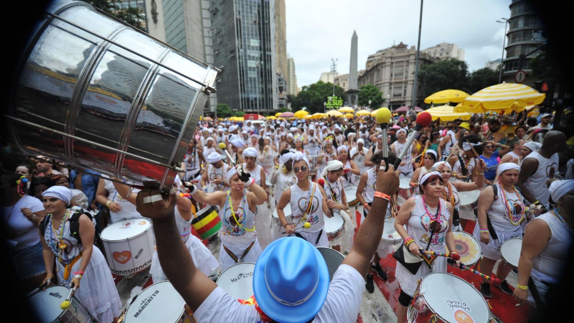 Foli&otilde;es celebram os diversos ritmos que embalam as ruas no carnaval de Belo Horizonte, marcando a festa democr&aacute;tica. -  (crédito: Alexandre Guzanshe/EM/D.A Press)