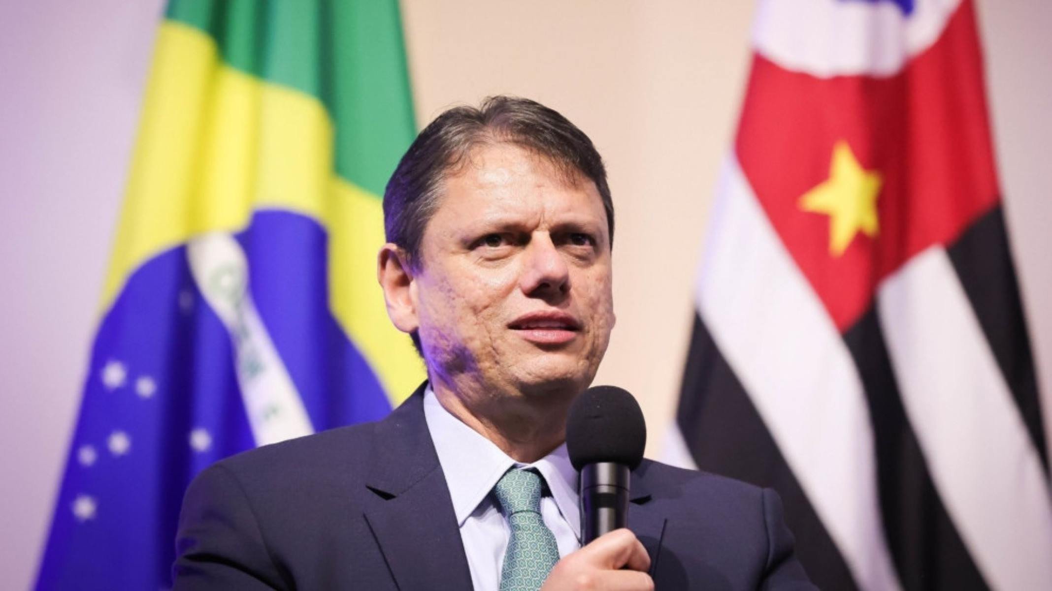 O giro cuidadoso de Tarcísio por Brasília na véspera de encontro com Flávio