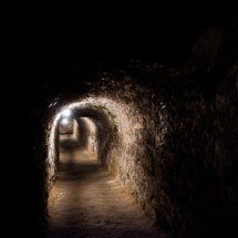 Arqueólogos desvendam rede secreta de túneis em cidade rival de Roma - Freepik/ASphotofamily