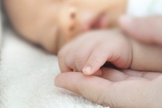 A mãe disse à polícia que não sabia que estava grávida e achou que o filho tinha nascido sem vida -  (crédito: Reprodução/Freepik)