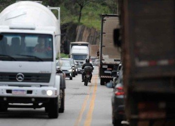 BR-381 entre BH e Caeté: risco com tráfego pesado, buracos, pistas simples e imprudência

 -  (crédito: Alexandre Guzanshe/EM/D.a press)