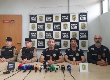 As investigações da Polícia Civil de Minas Gerais (PC) sobre a morte de três mulheres em uma padaria em Ribeirão das Neves, no último dia 4, apontam que o adolescente de 17 anos, apreendido, não tem relação com o o homem de 30 anos, presso nessa quarta-feira (11/2) -  (crédito: Melissa Souza/EM/D.A. Press)