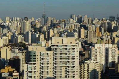 Decisão do STJ sobre cobrança judicial não vai reduzir custo imobiliário, diz CBIC -  (crédito: Platobr Economia)
