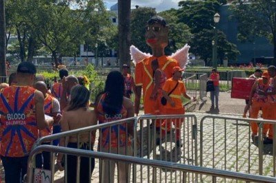 Bloco dos Garis homenageia Laudemir -  (crédito: Rafael Silva/E.M./D.A. Press)