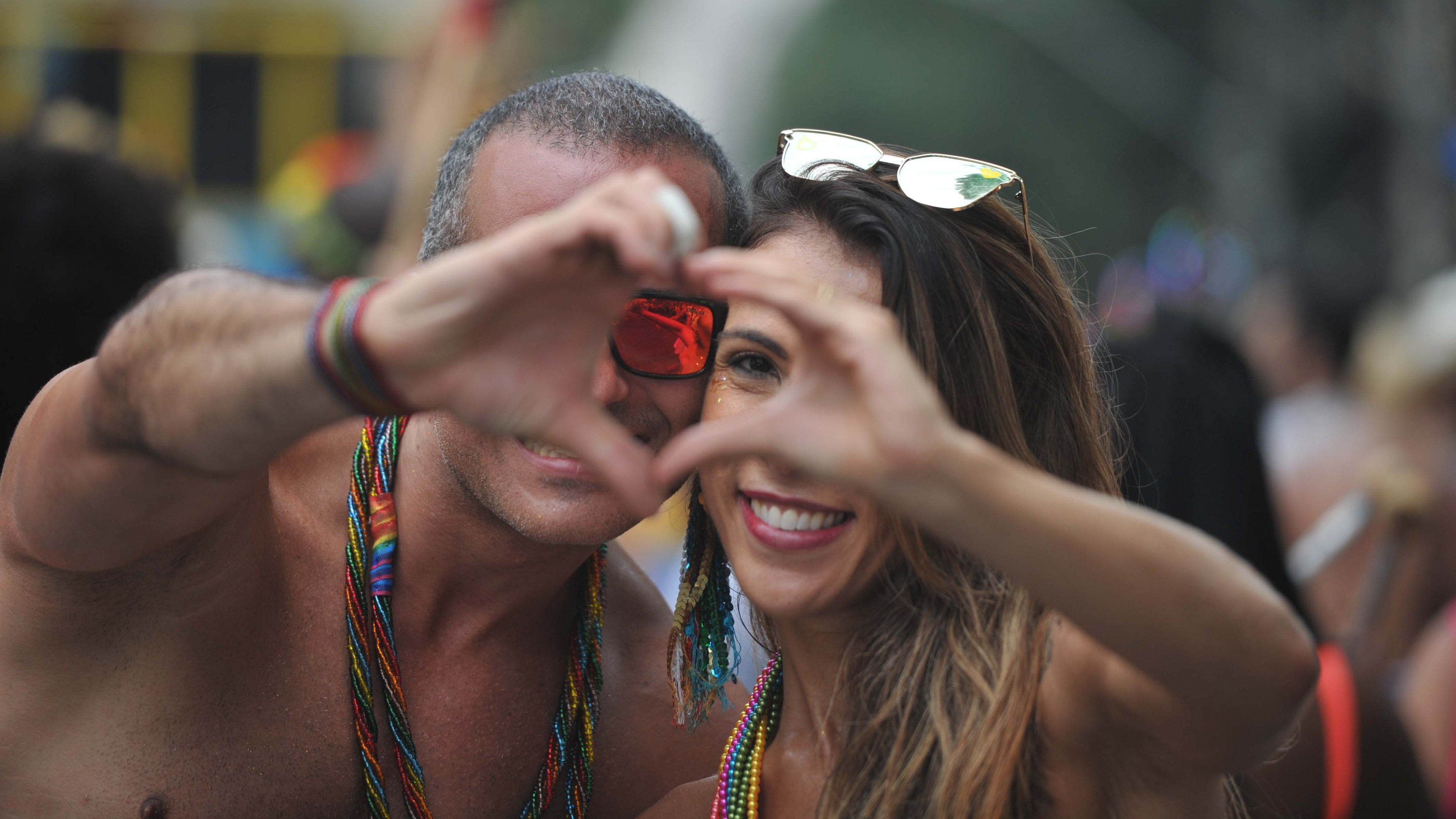 Blocos de carnaval de Belo Horizonte podem ser perfeitos para encontrar &ldquo;matches&rdquo; -  (crédito: Alexandre Guzanshe/EM/D.A Press)
