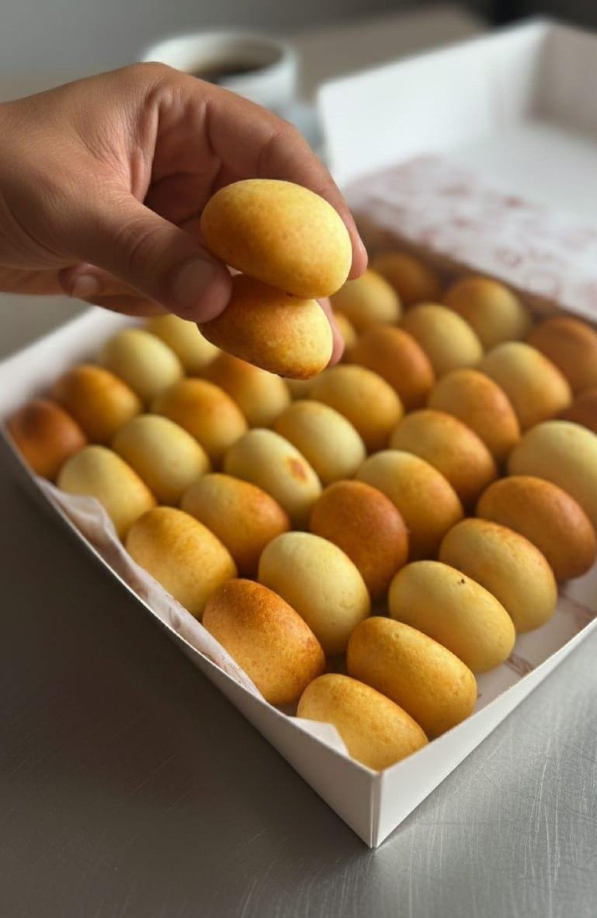 As almoj&aacute;banas s&atilde;o receita do pai de Juan Hoyos