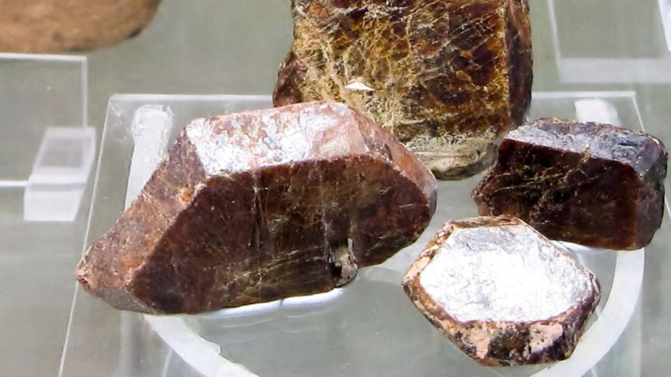 Terras raras: o papel estratégico desses elementos na tecnologia moderna - Portal Giro 10