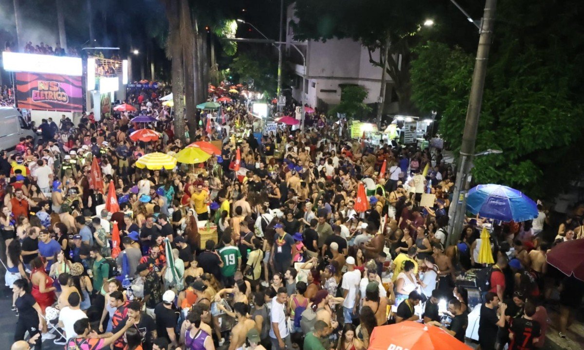 Desfile marcou primeira noite do carnaval em BH-Marcos Vieira/EM/D.A.Press