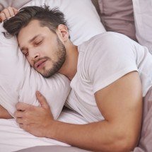 Pra quem não viu: Homem viraliza ao mostrar como dormir em menos de um minuto - gpointstudio/Freepik