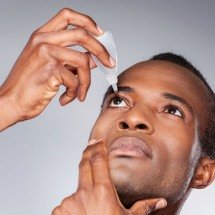 Colírio aprovado nos EUA promete foco nítido por dez horas sem necessidade de óculos - Freepick free images