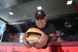 Enquanto você se diverte, uma turma trabalha para te alimentar no carnaval