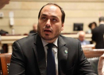 Com Carlos Bolsonaro, ‘racha’ no PL atrapalha reeleição de Jorginho em Santa Catarina -  (crédito: Platobr Politica)