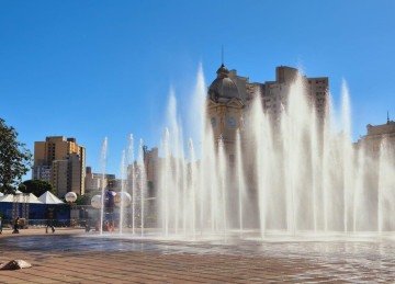 Termômetros devem atingir a casa dos 30ºC nos dias de festa -  (crédito: Jair Amaral/EM/D.A Press)