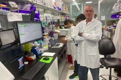 <p>Um homem passou 18 anos injetando veneno de cobra em si mesmo numa tentativa de desenvolver um antídoto universal.</p>
 -  (crédito: Reprodução/X)