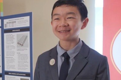 <p>Um adolescente de 14 anos, de Nova York,  nos Estados Unidos, ganhou US$ 25 mil, cerca de R$ 133 mil, por um projeto de origami que pode suportar até 10 mil vezes o próprio peso. Trata-se de Miles Wu, que venceu o Thermo Fisher Scientific Junior Innovators Challenge 2025.</p>
 -  (crédito:  Reprodução/YouTube/SocietyforScience)