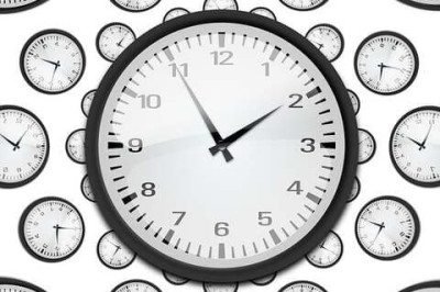 <p>Imagina que você está num lugar, caminha por 4 km e de repente chega num fuso com 21 horas (!) de diferença. Achou loucura? Pois saiba que essa situação é real!</p>
 -  (crédito: Imagem de Gerd Altmann por Pixabay)